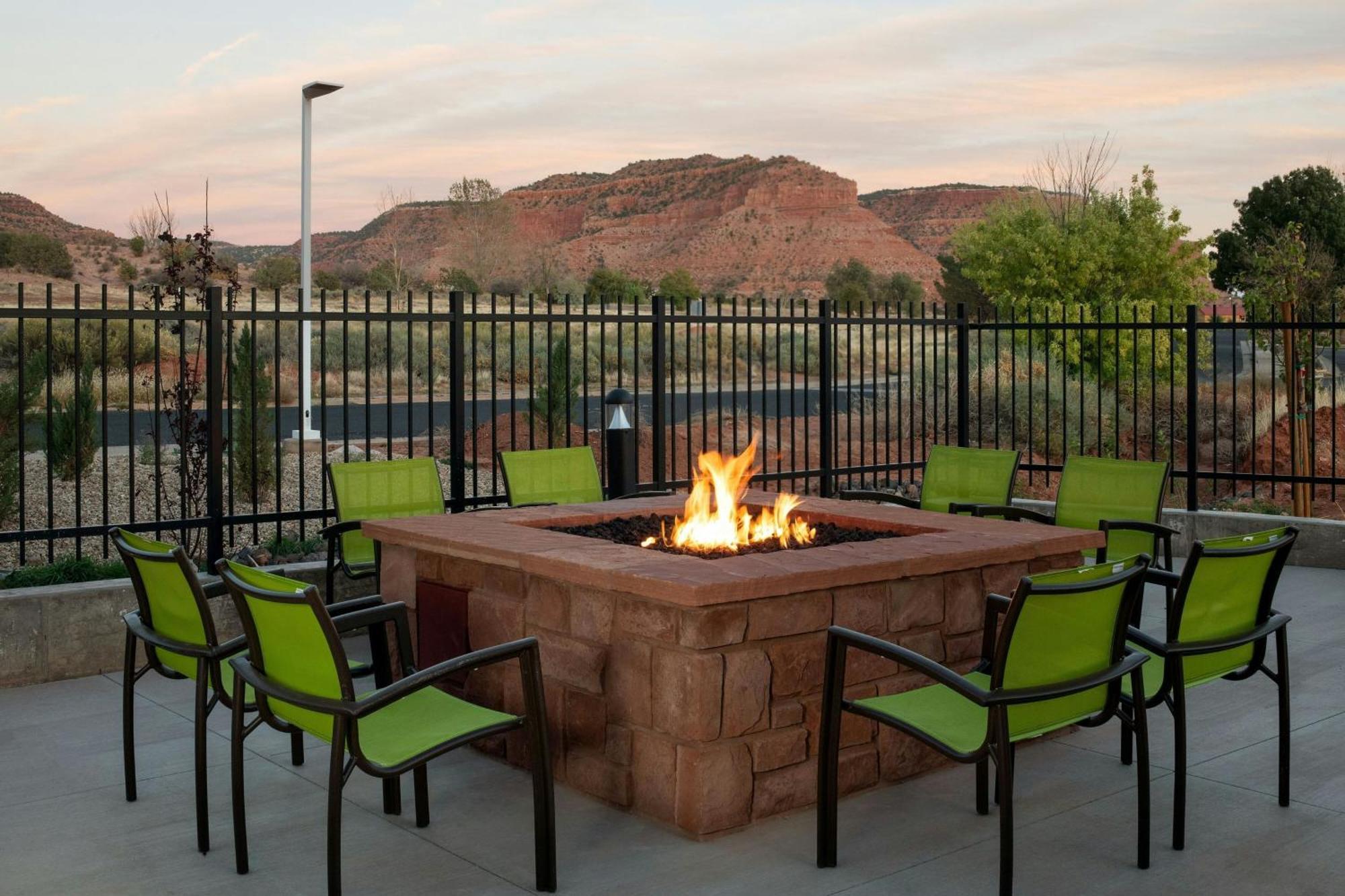 Springhill Suites By Marriott Kanab Exterior photo
