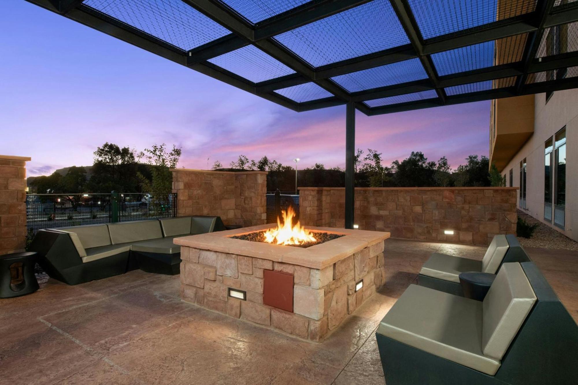 Springhill Suites By Marriott Kanab Exterior photo