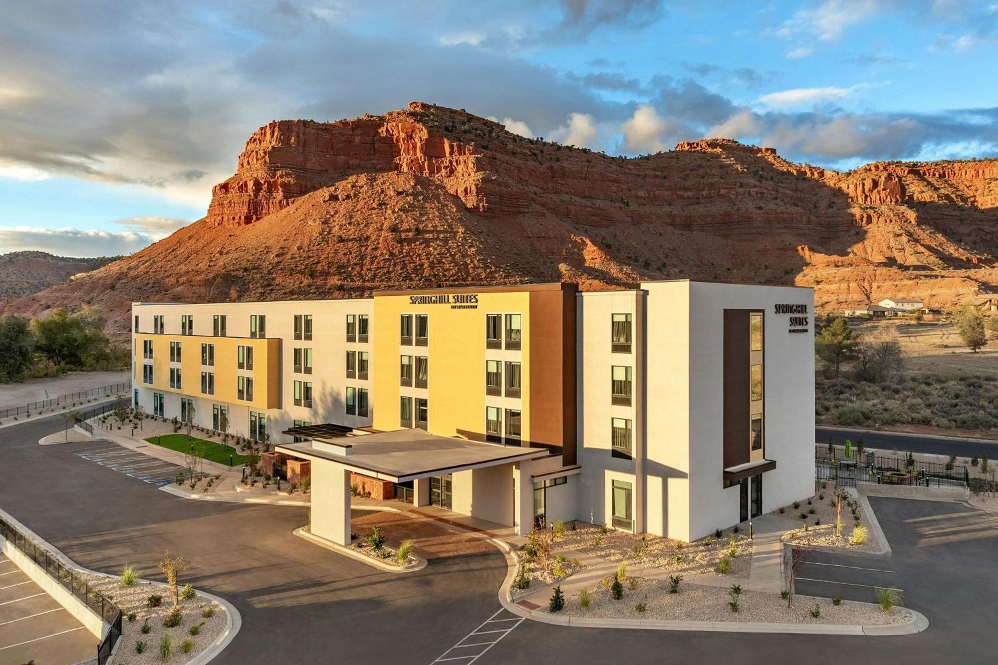 Springhill Suites By Marriott Kanab Exterior photo